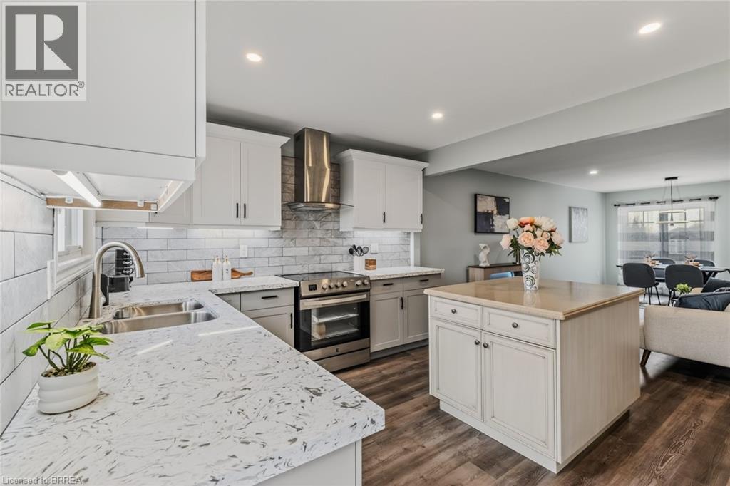 4 DOWDEN Avenue - 15