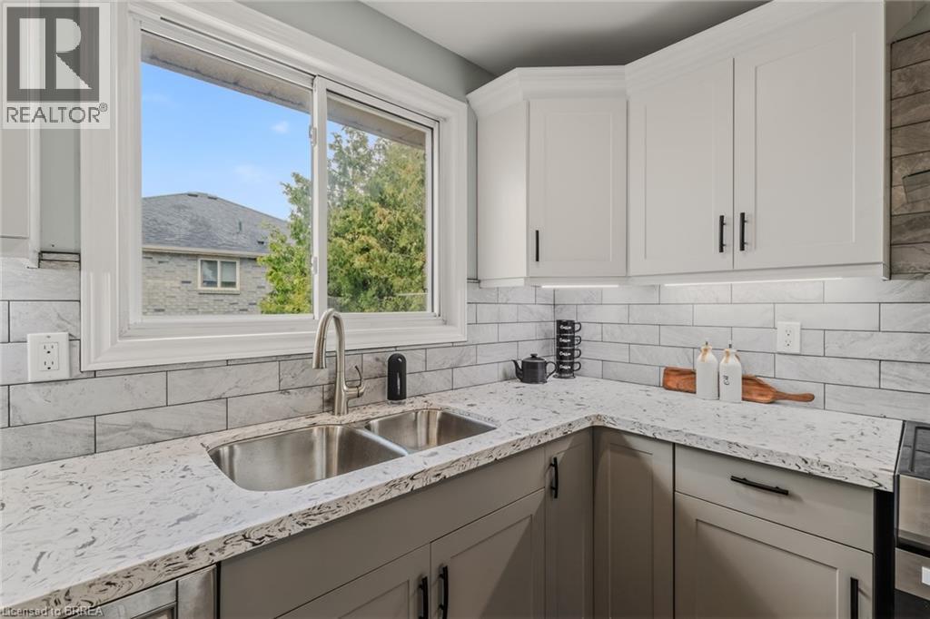 4 DOWDEN Avenue - 16
