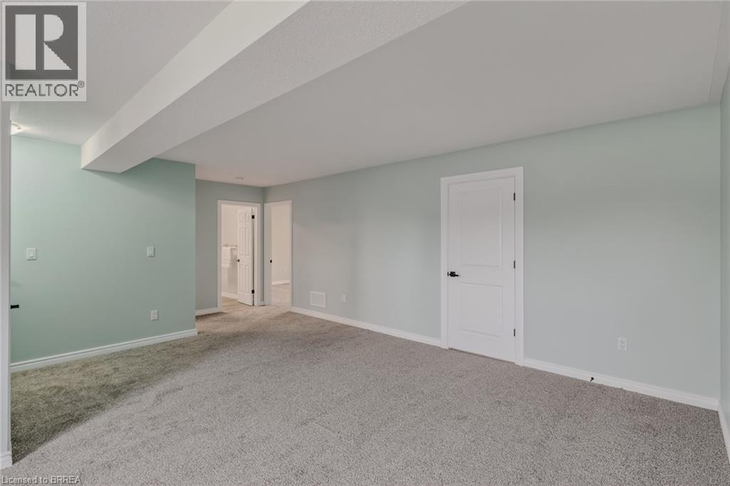 4 DOWDEN Avenue - 30