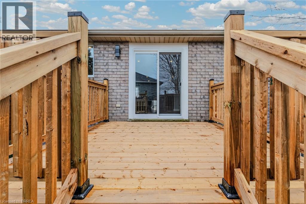 4 DOWDEN Avenue - 40