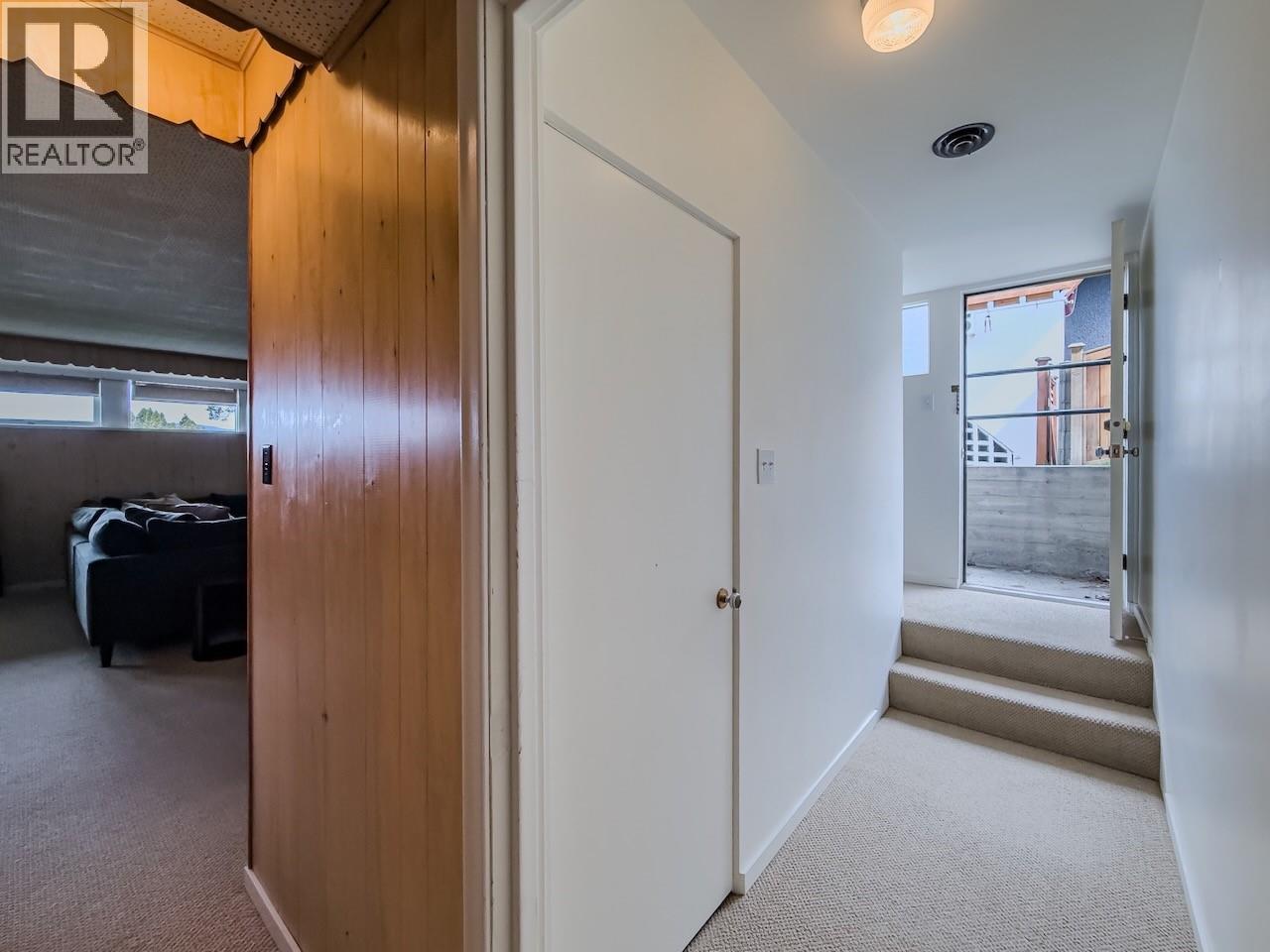 1015 FRASER STREET - 19