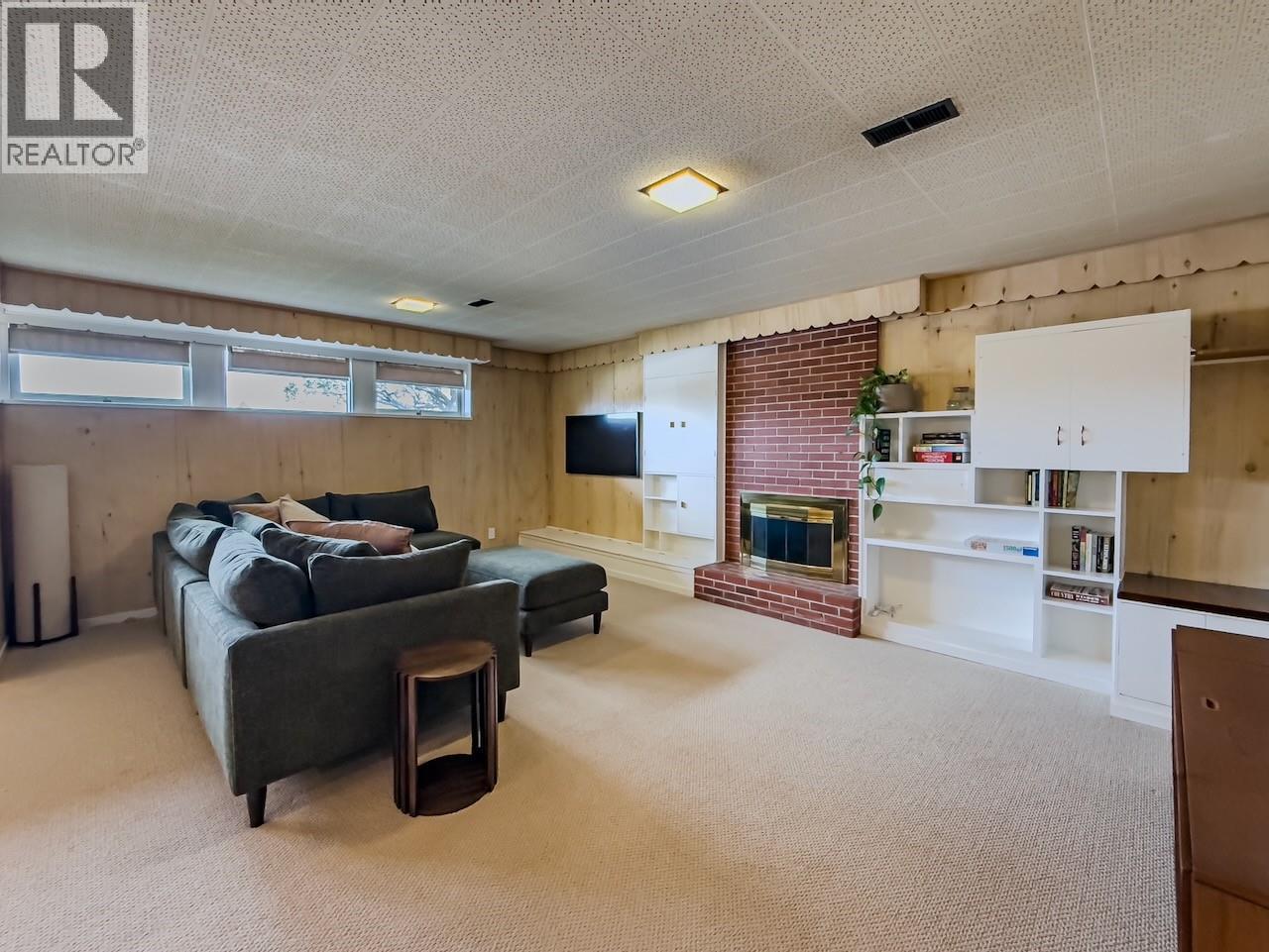 1015 FRASER STREET - 20