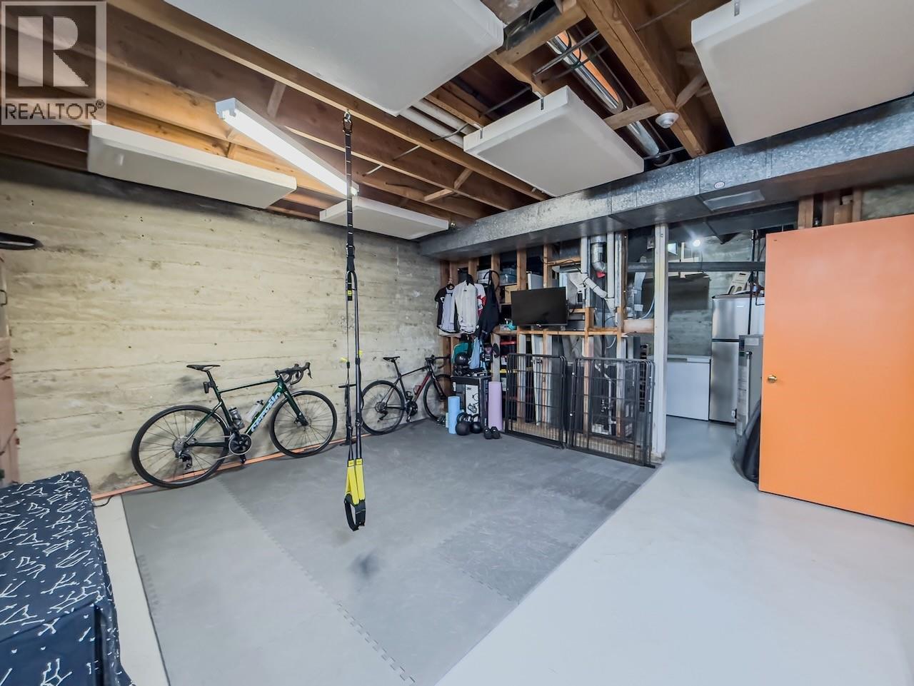 1015 FRASER STREET - 28