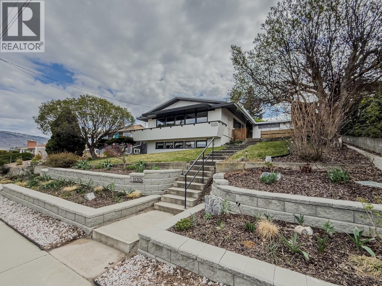 1015 FRASER STREET - Image 2