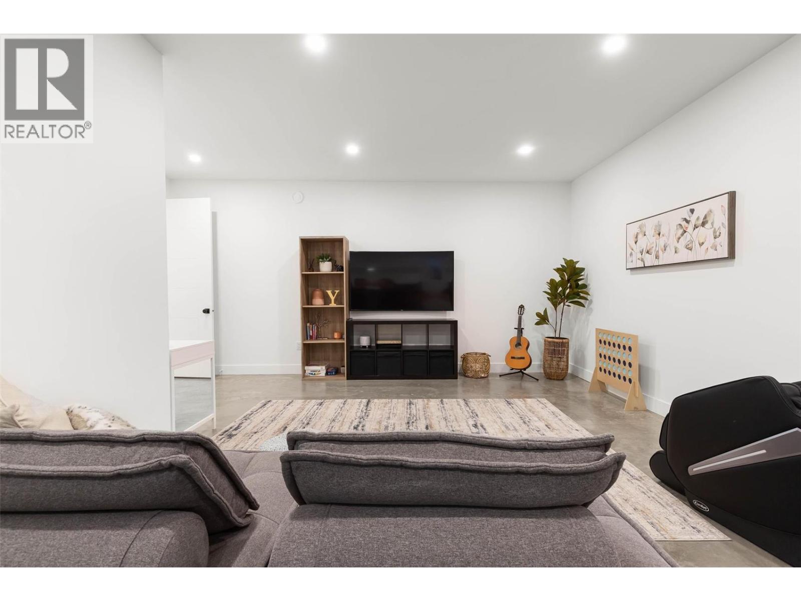  1505 Fairwood Lane, Kelowna