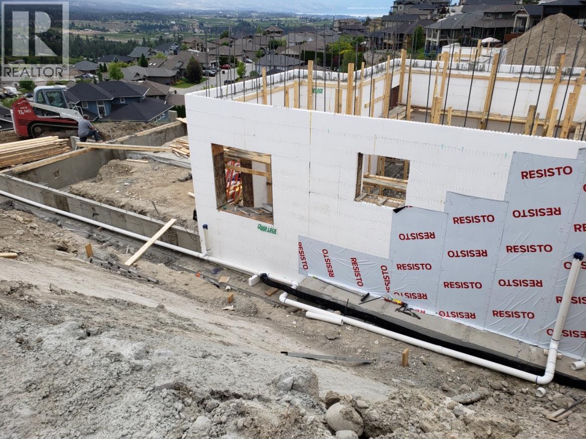  1505 Fairwood Lane, Kelowna