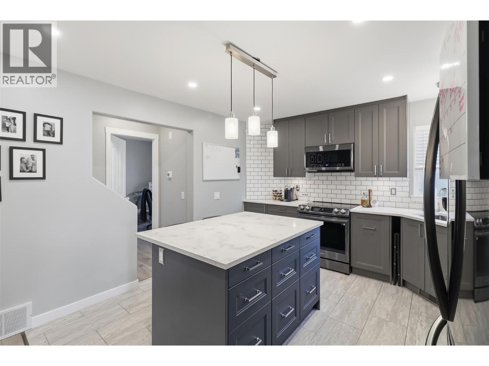 #4 245 WHISTLER DRIVE - 10