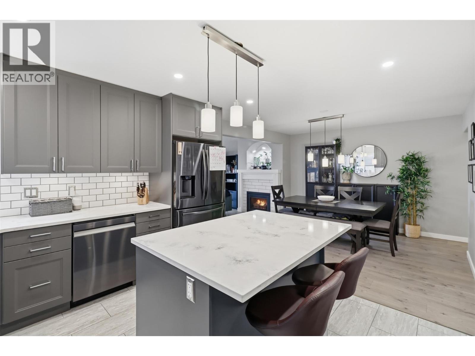 #4 245 WHISTLER DRIVE - 14