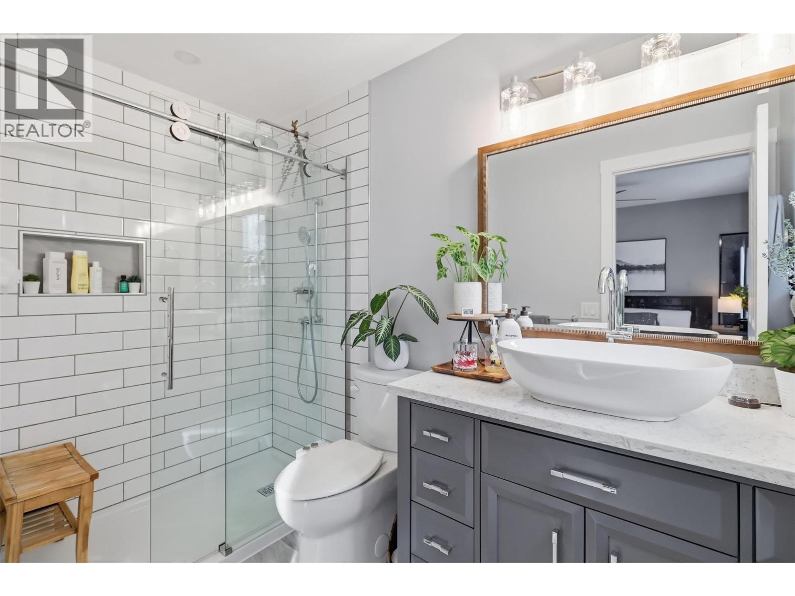 #4 245 WHISTLER Drive - 18
