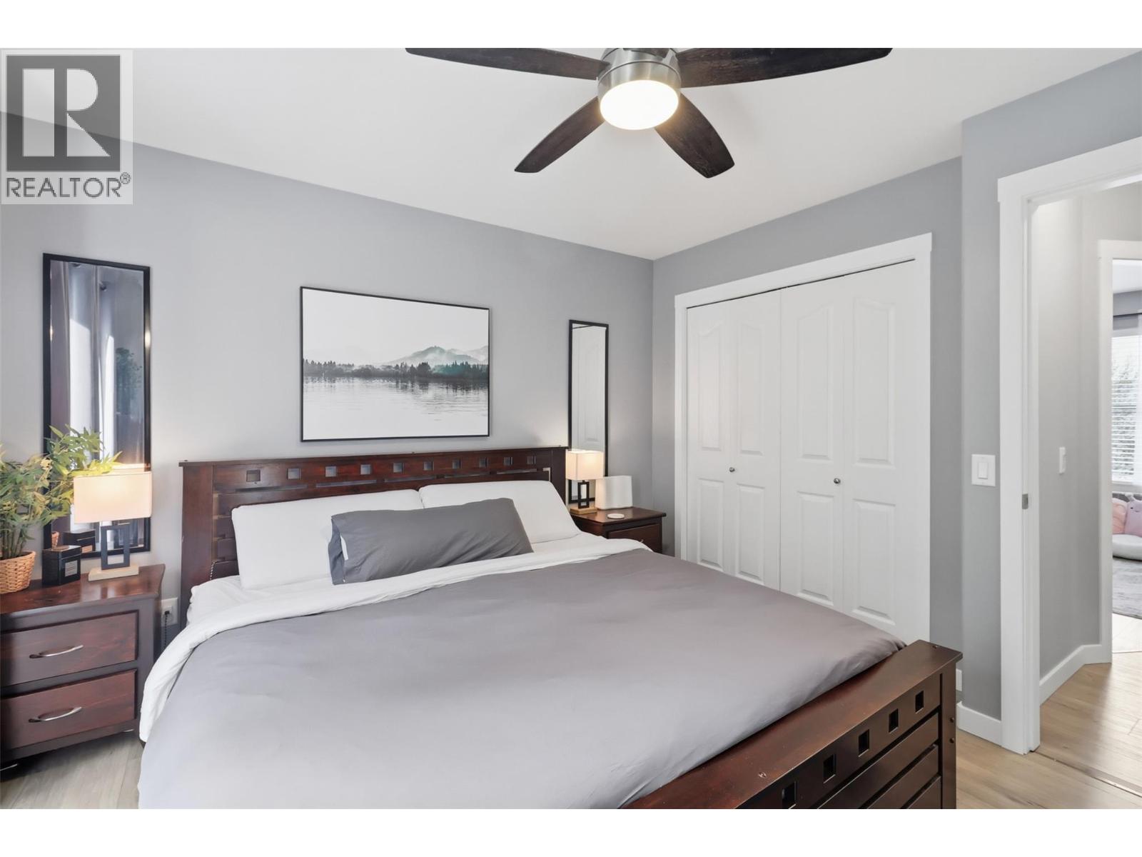 #4 245 WHISTLER DRIVE - 19