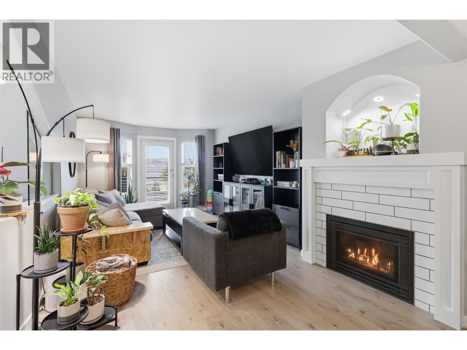 #4 245 WHISTLER Drive - 2