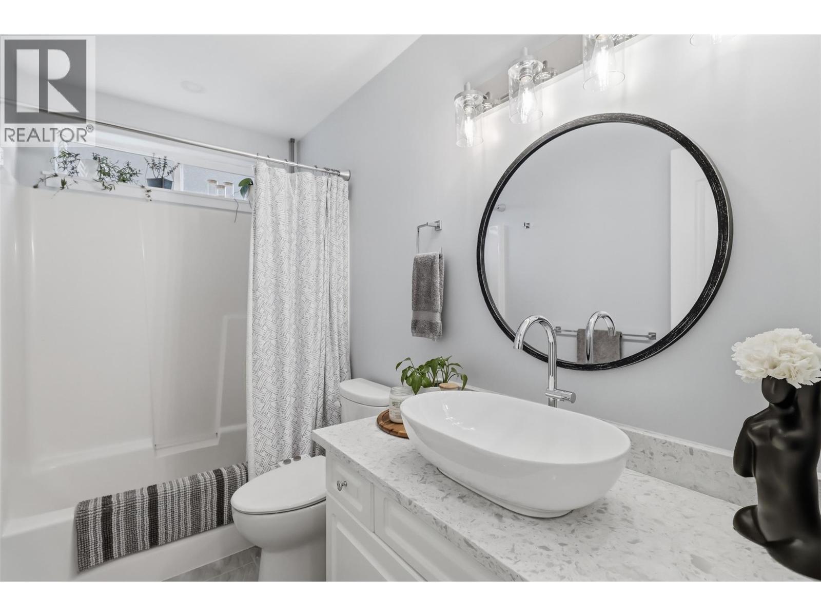 #4 245 WHISTLER DRIVE - 23