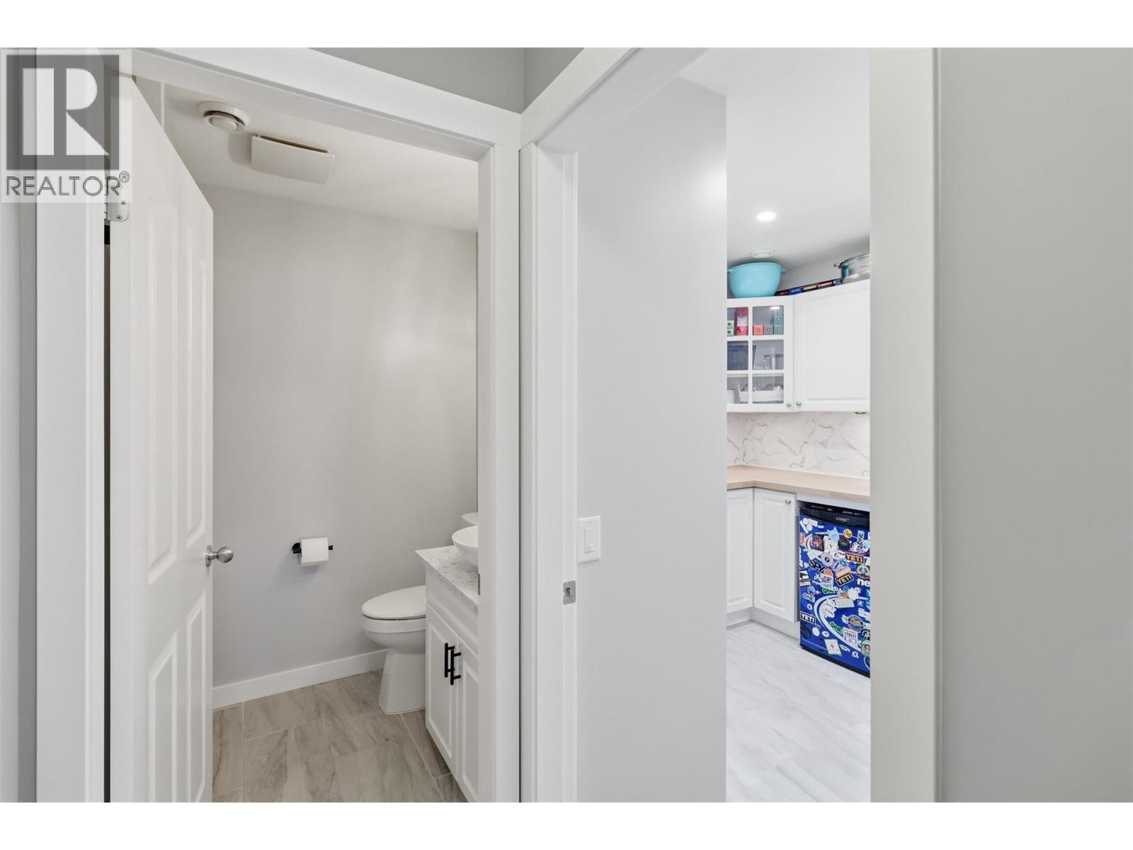 #4 245 WHISTLER DRIVE - 26