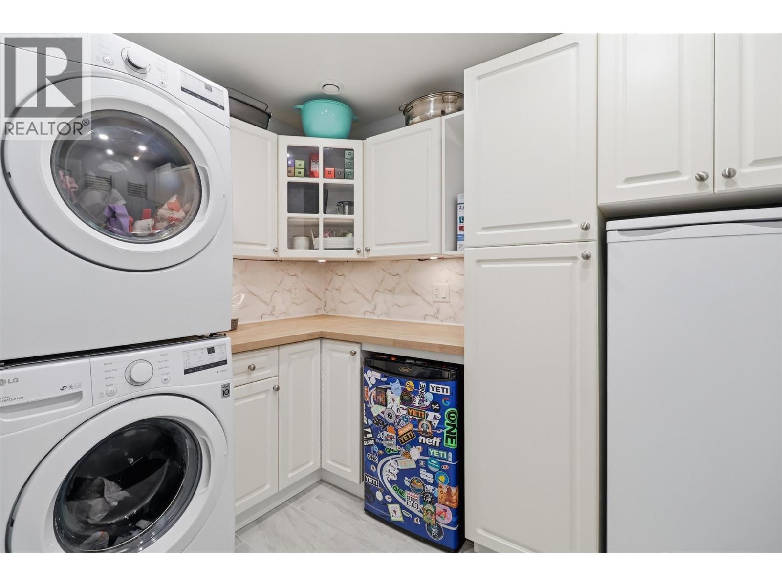 #4 245 WHISTLER DRIVE - 28