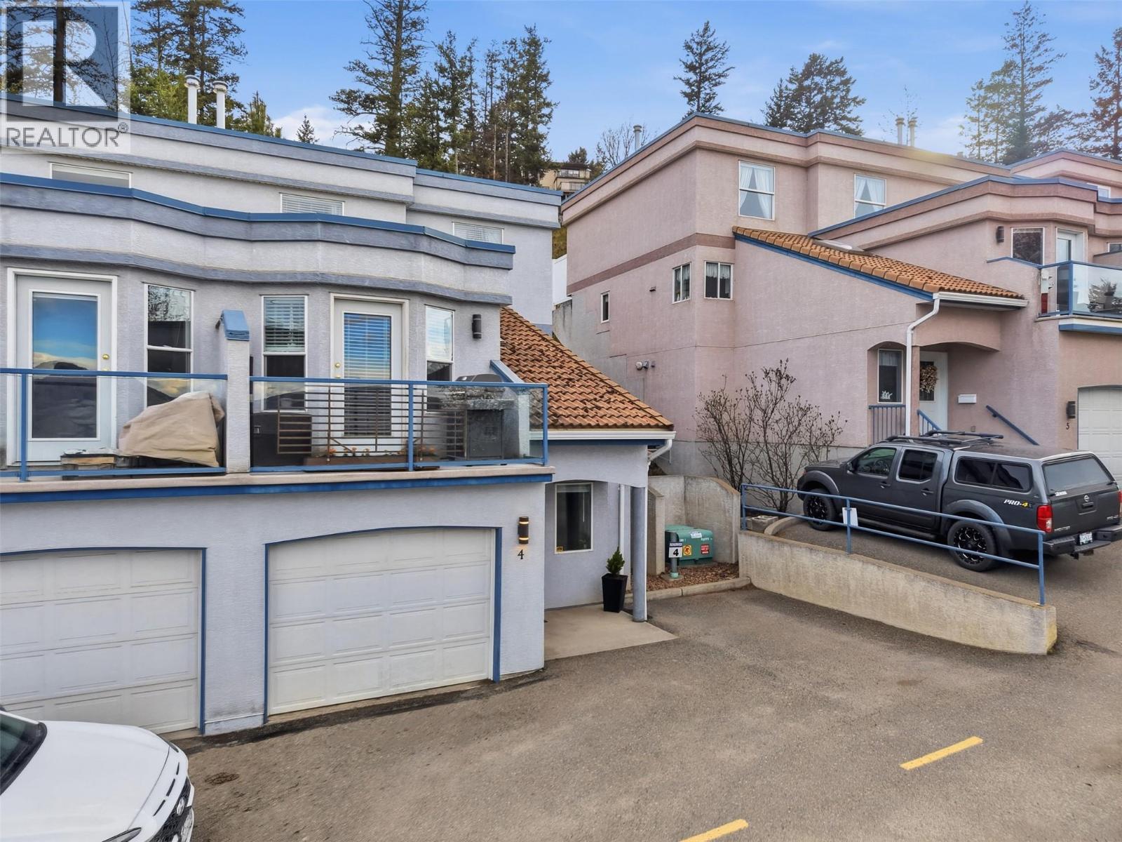 #4 245 WHISTLER DRIVE - 32