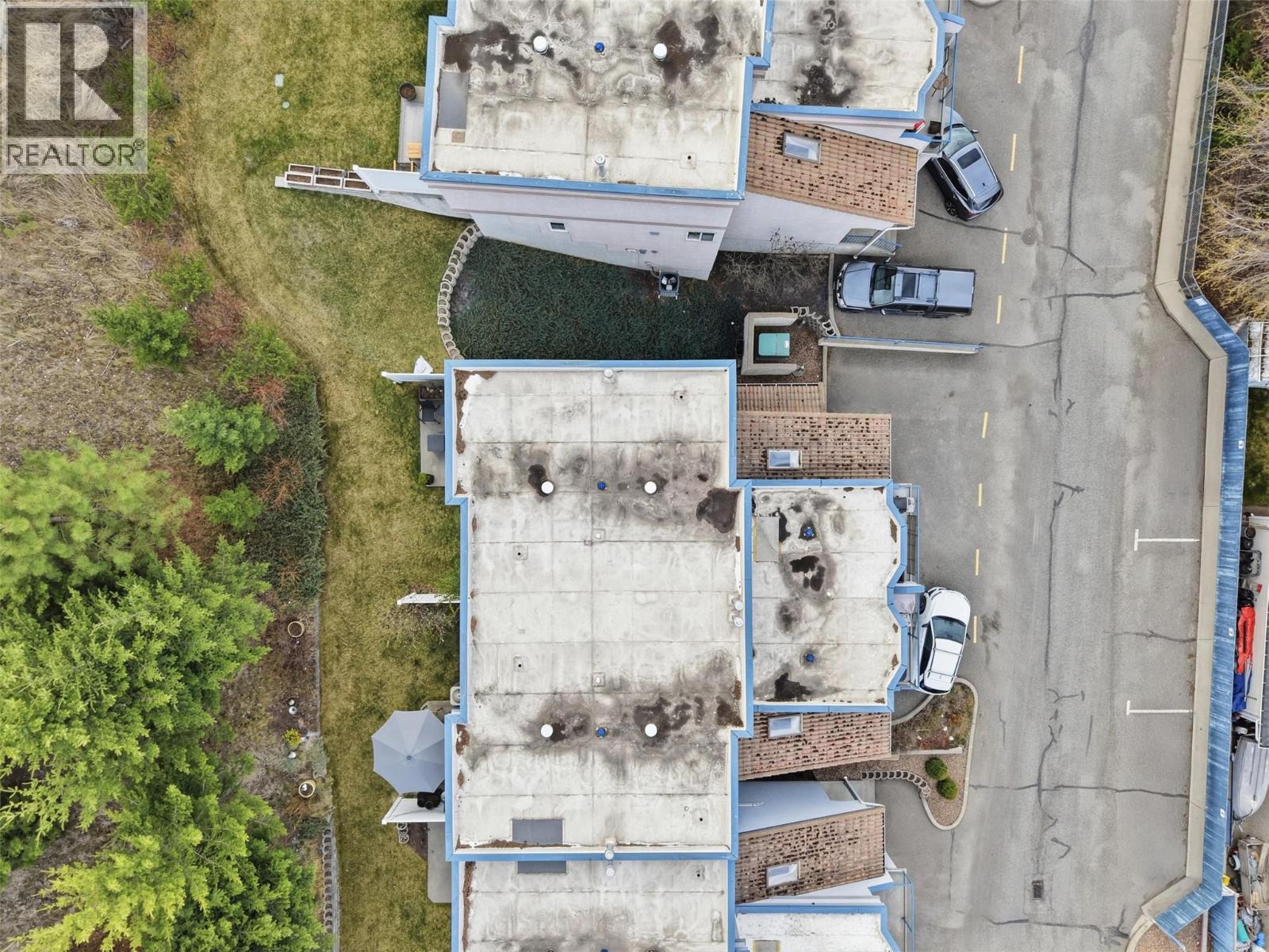 #4 245 WHISTLER DRIVE - 39