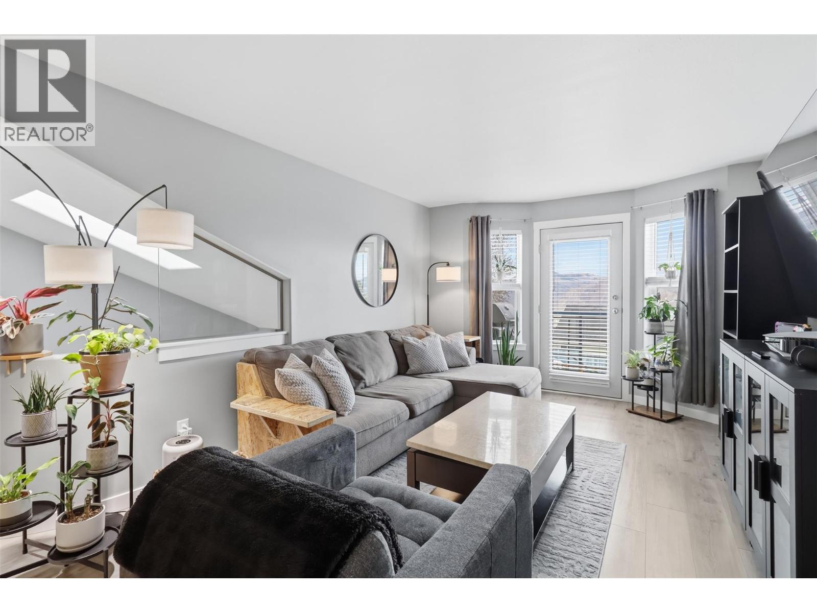 #4 245 WHISTLER DRIVE - 4