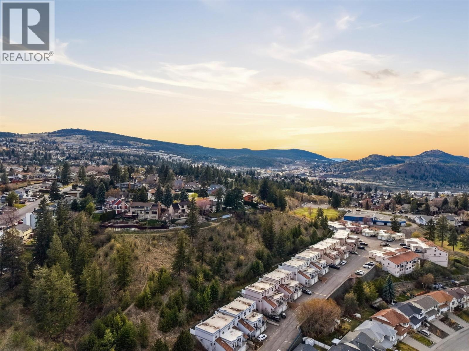 #4 245 WHISTLER DRIVE - 43