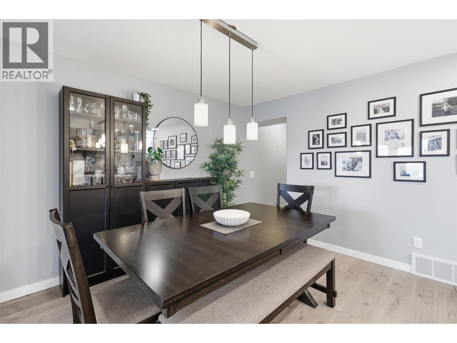 #4 245 WHISTLER DRIVE - 6