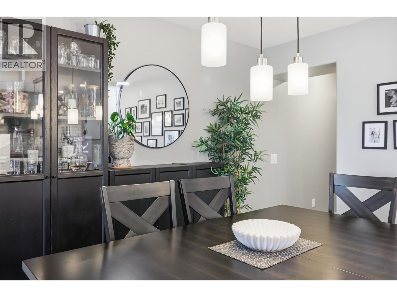 #4 245 WHISTLER DRIVE - 7