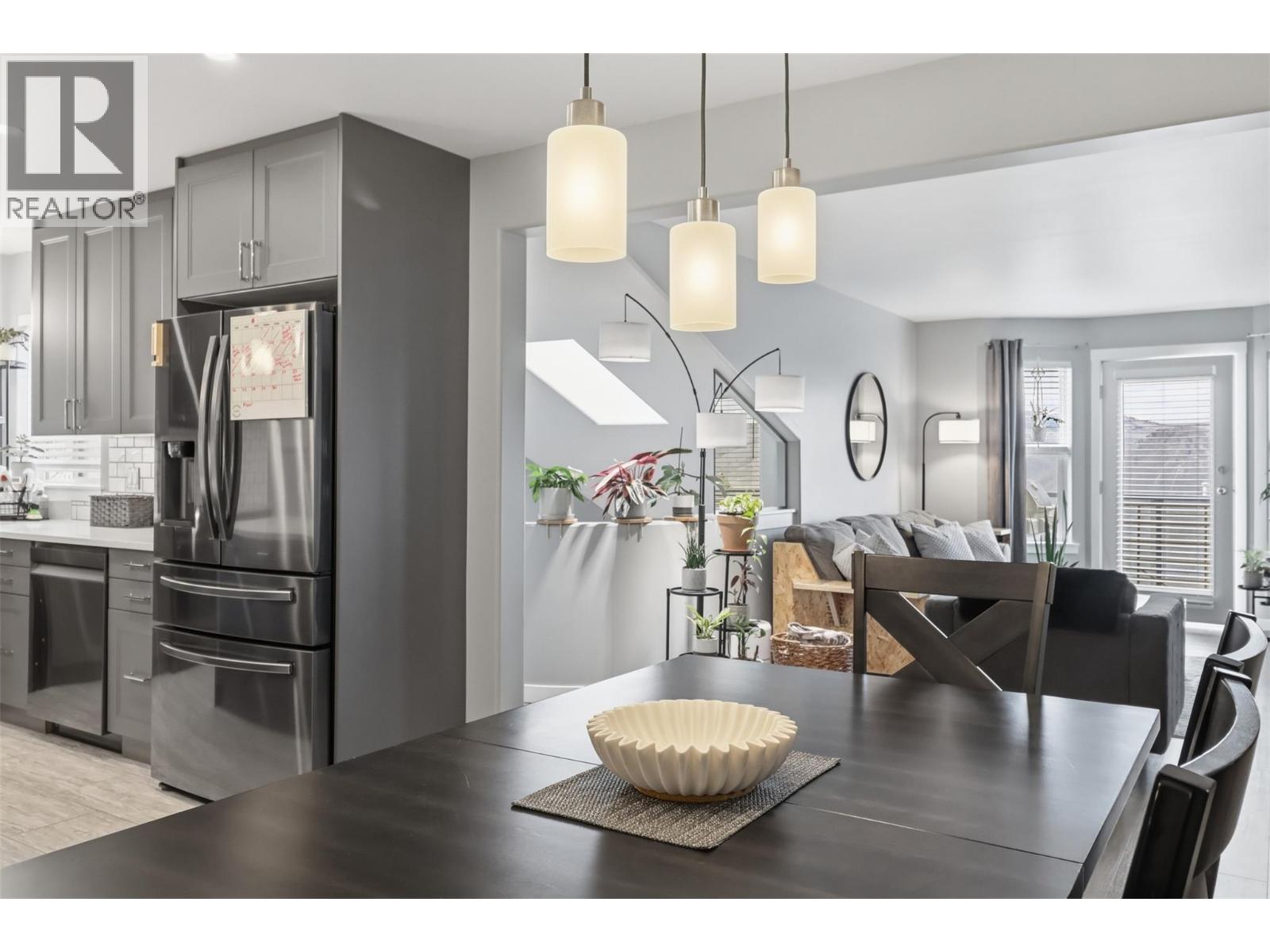 #4 245 WHISTLER DRIVE - 9