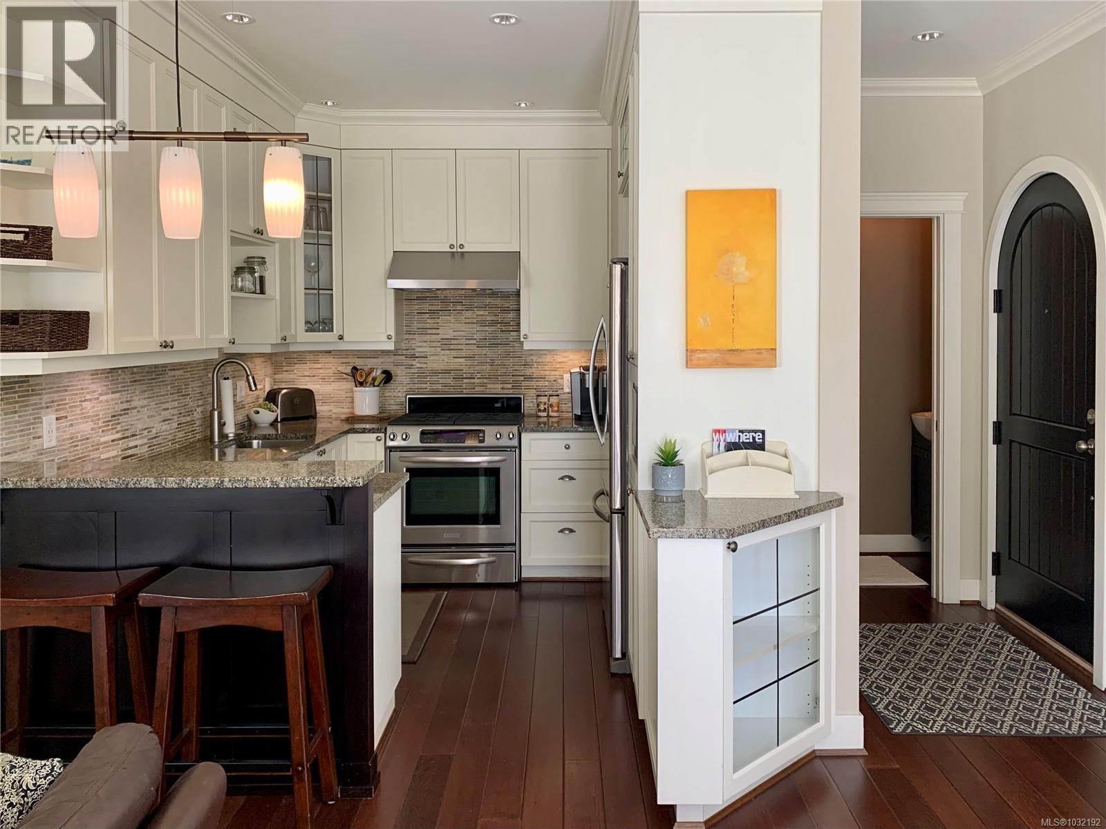 8 675 Superior Street, Victoria