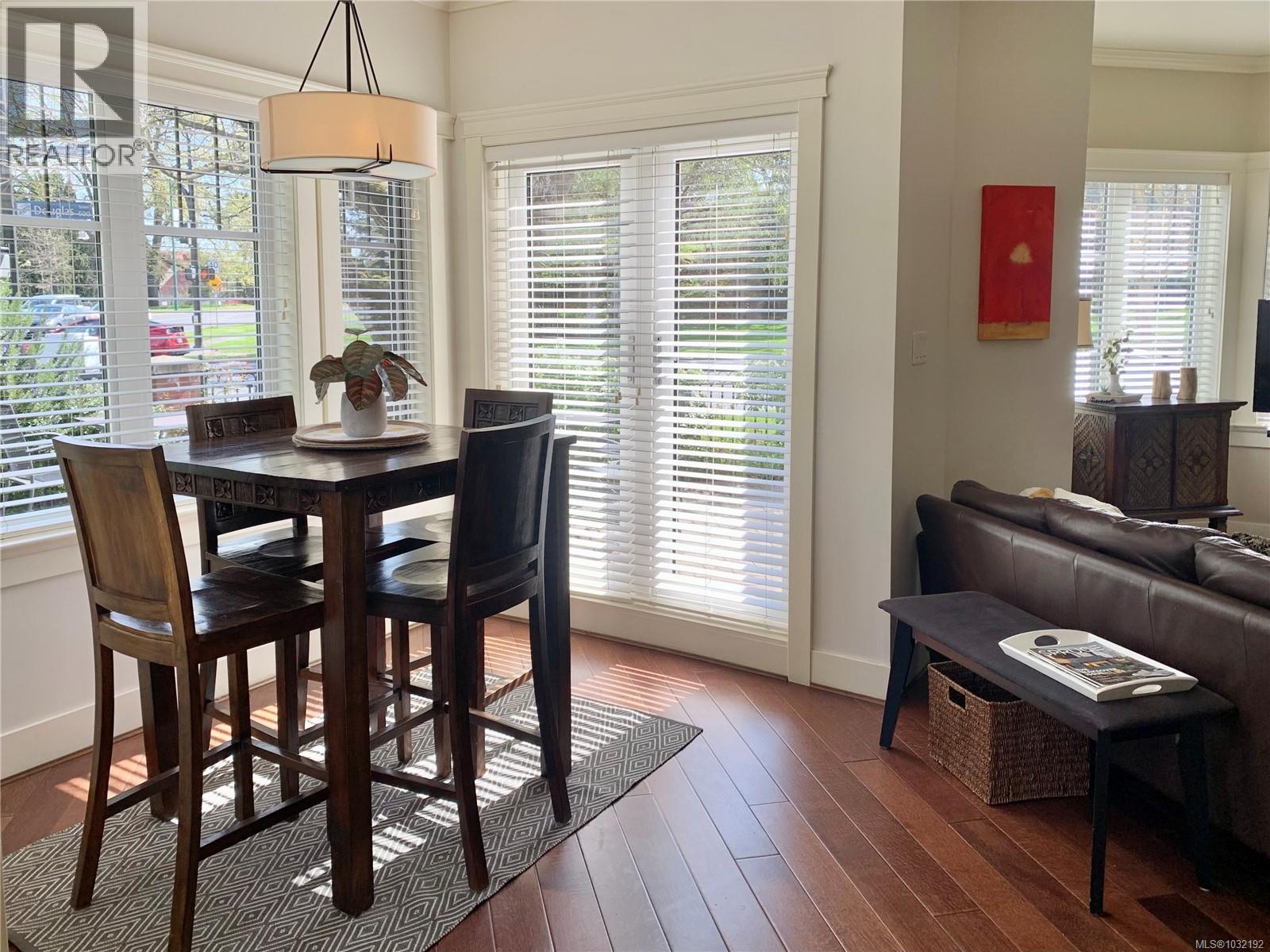 8 675 Superior Street, Victoria