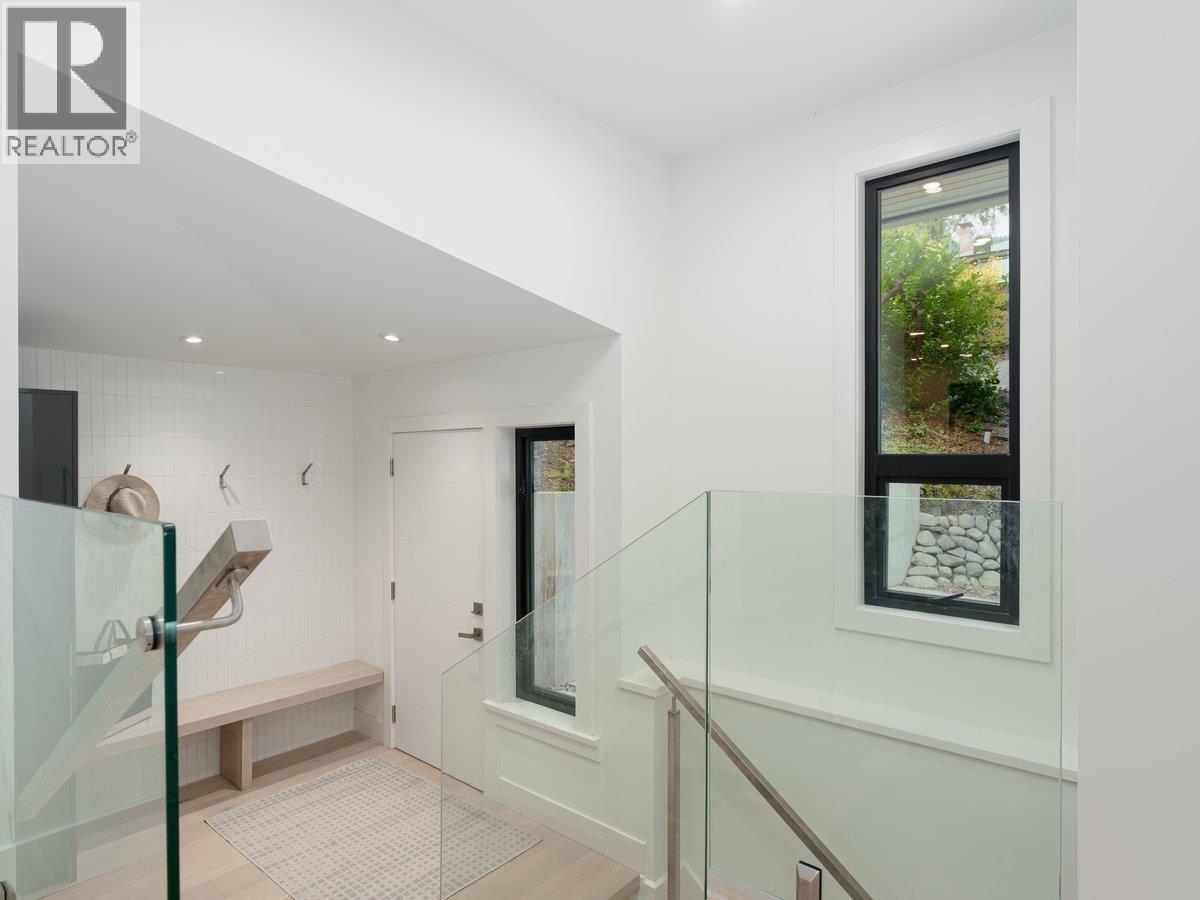 2508 NELSON AVENUE, West Vancouver