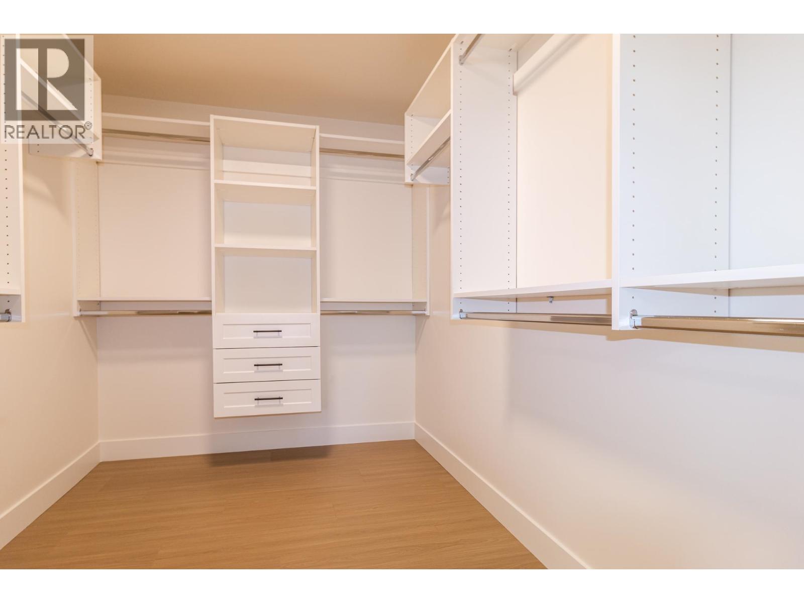 1108 MAGEE STREET, Squamish