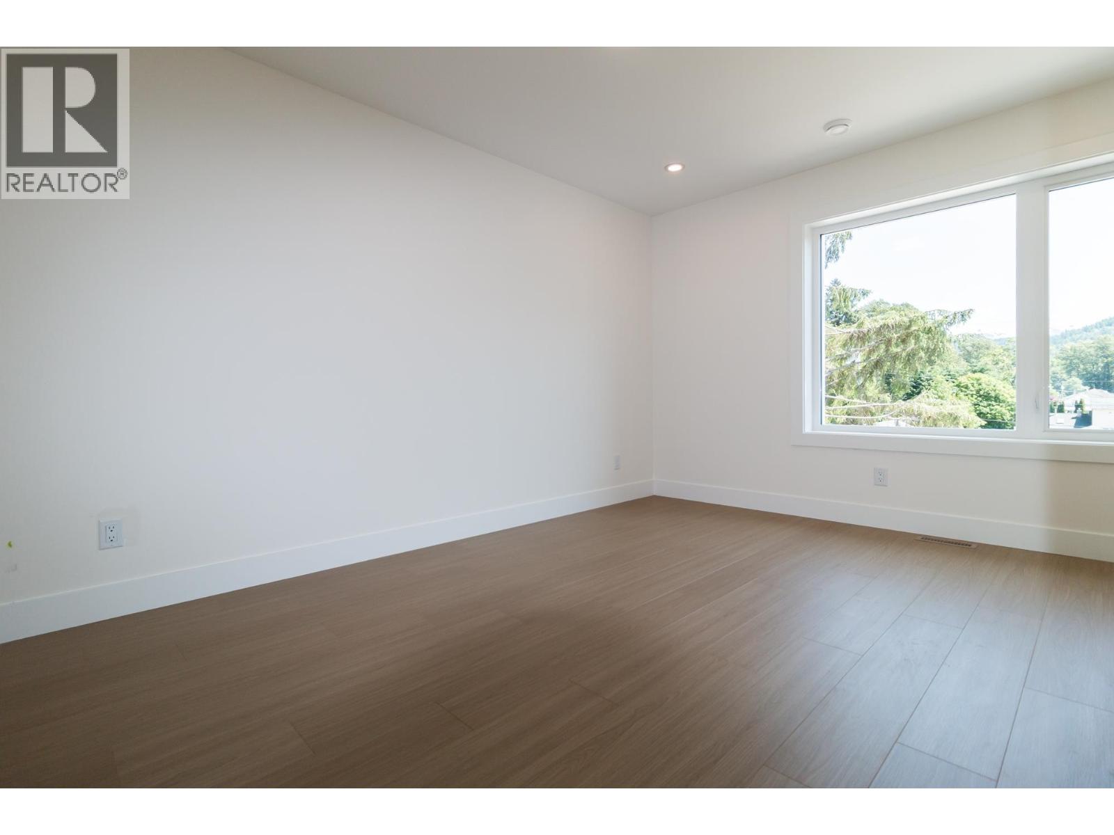 1108 MAGEE STREET, Squamish