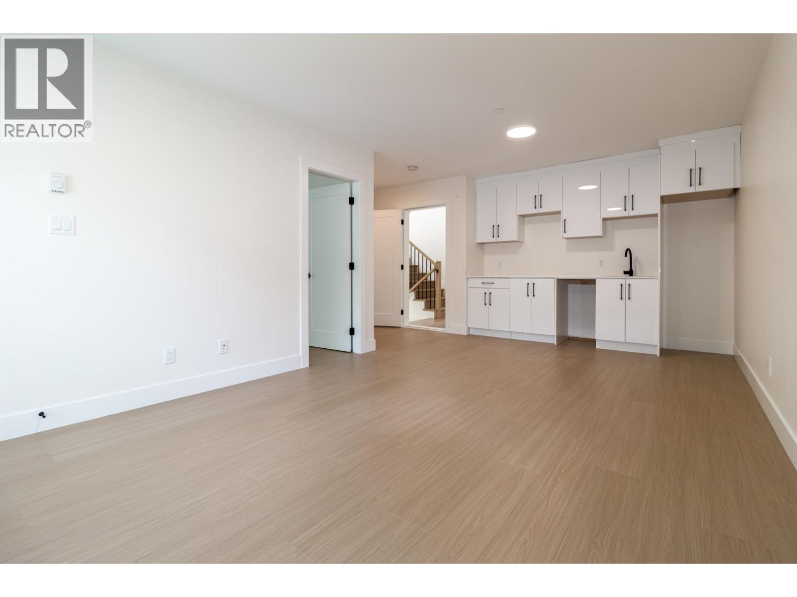 1108 MAGEE STREET, Squamish