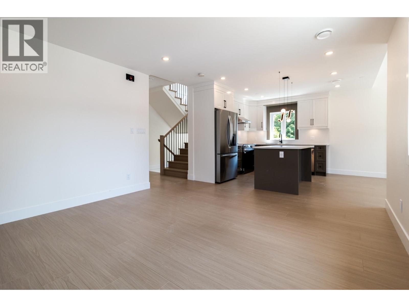 1108 MAGEE STREET, Squamish