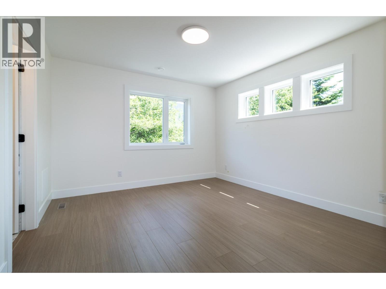 1108 MAGEE STREET, Squamish