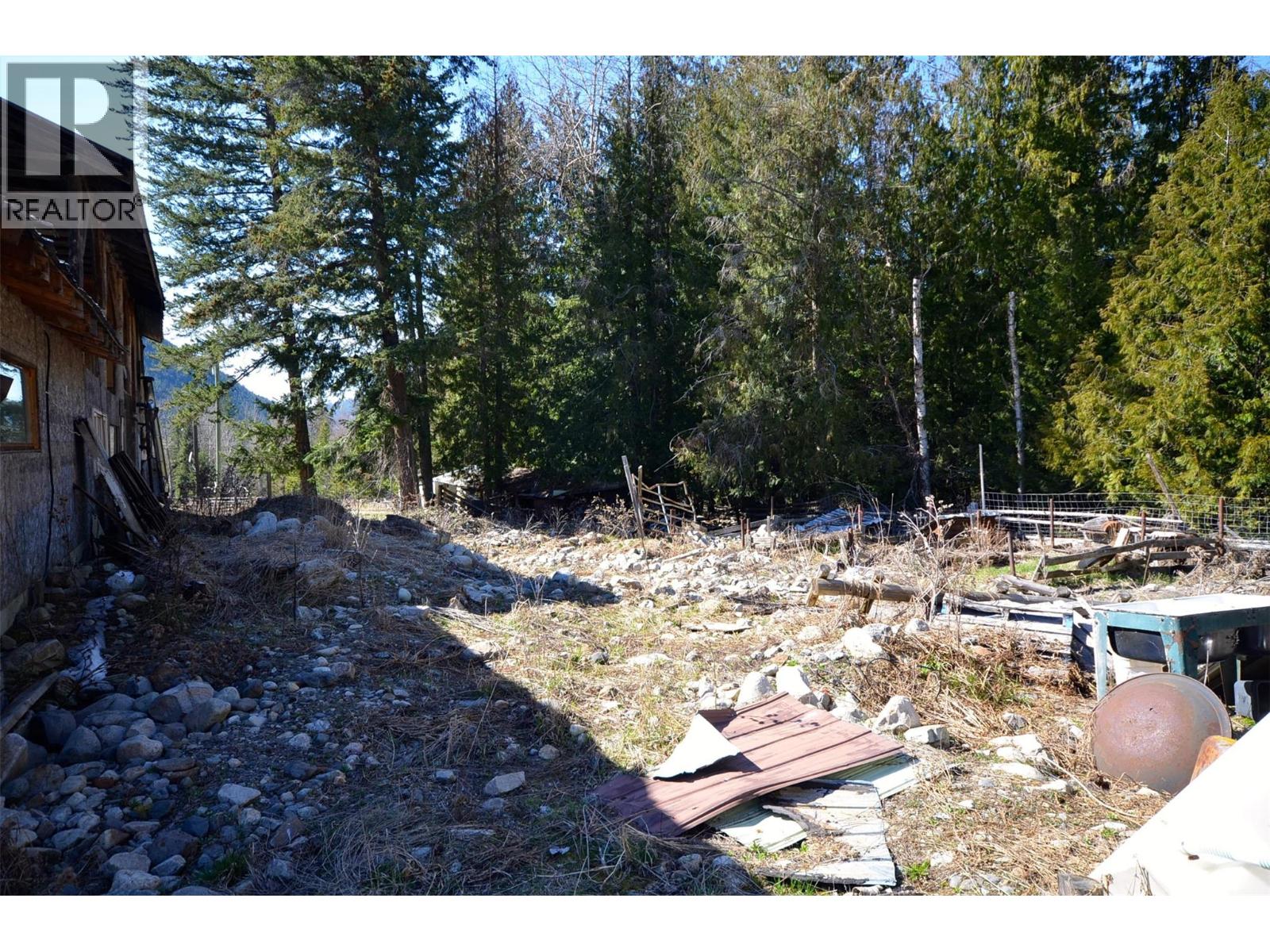 1538 Creighton Valley Road - 26