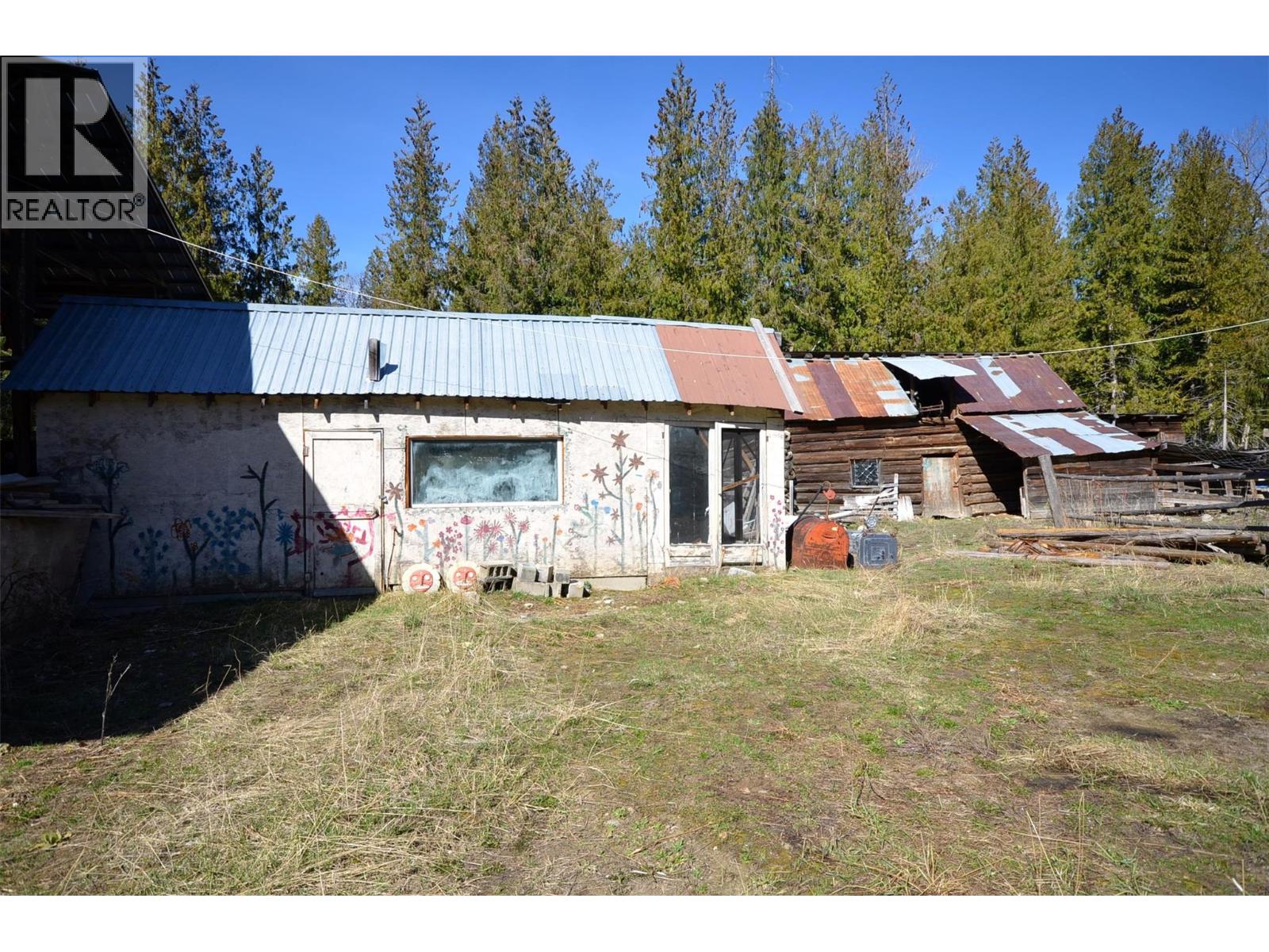 1538 Creighton Valley Road - 19
