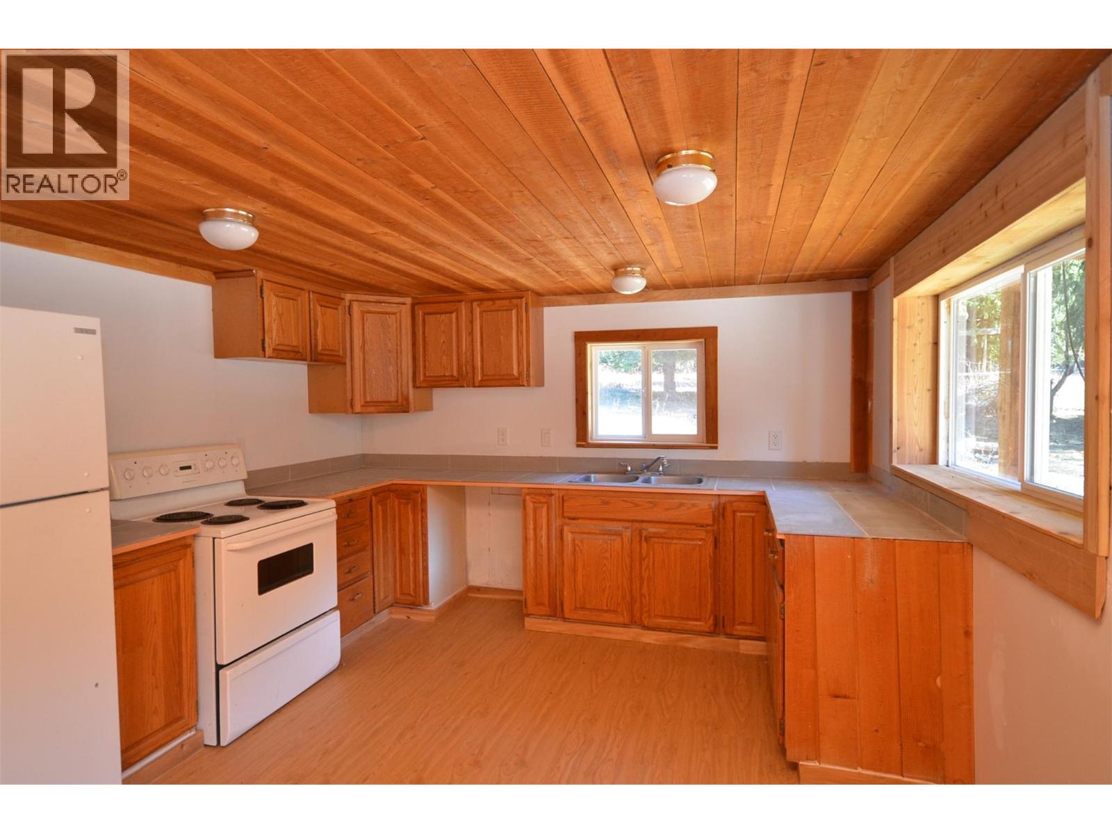 1538 CREIGHTON VALLEY ROAD - 45