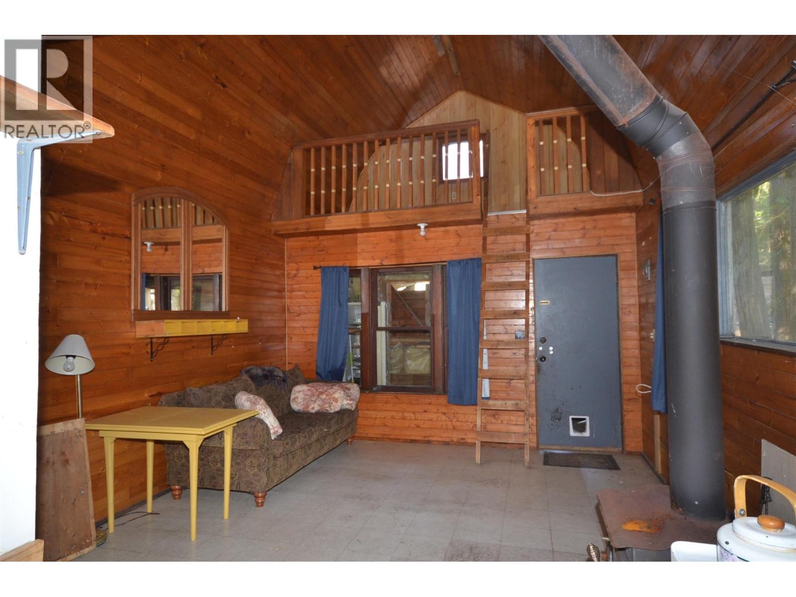 1538 Creighton Valley Road - 10
