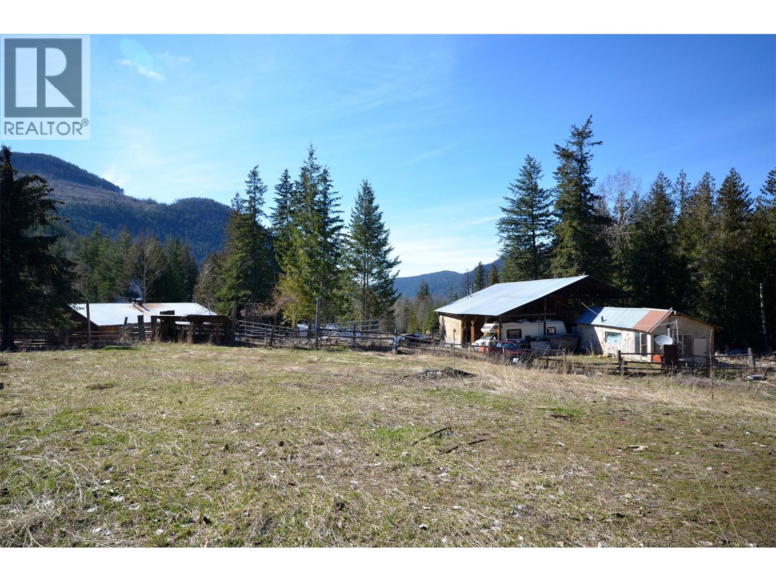 1538 Creighton Valley Road - 32