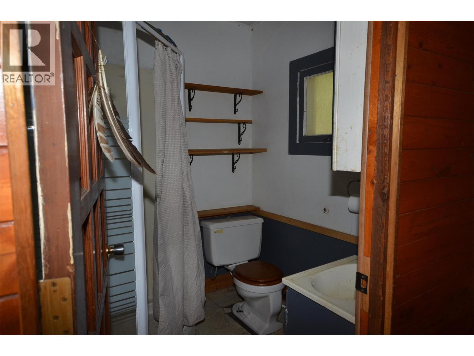 1538 CREIGHTON VALLEY ROAD - 11