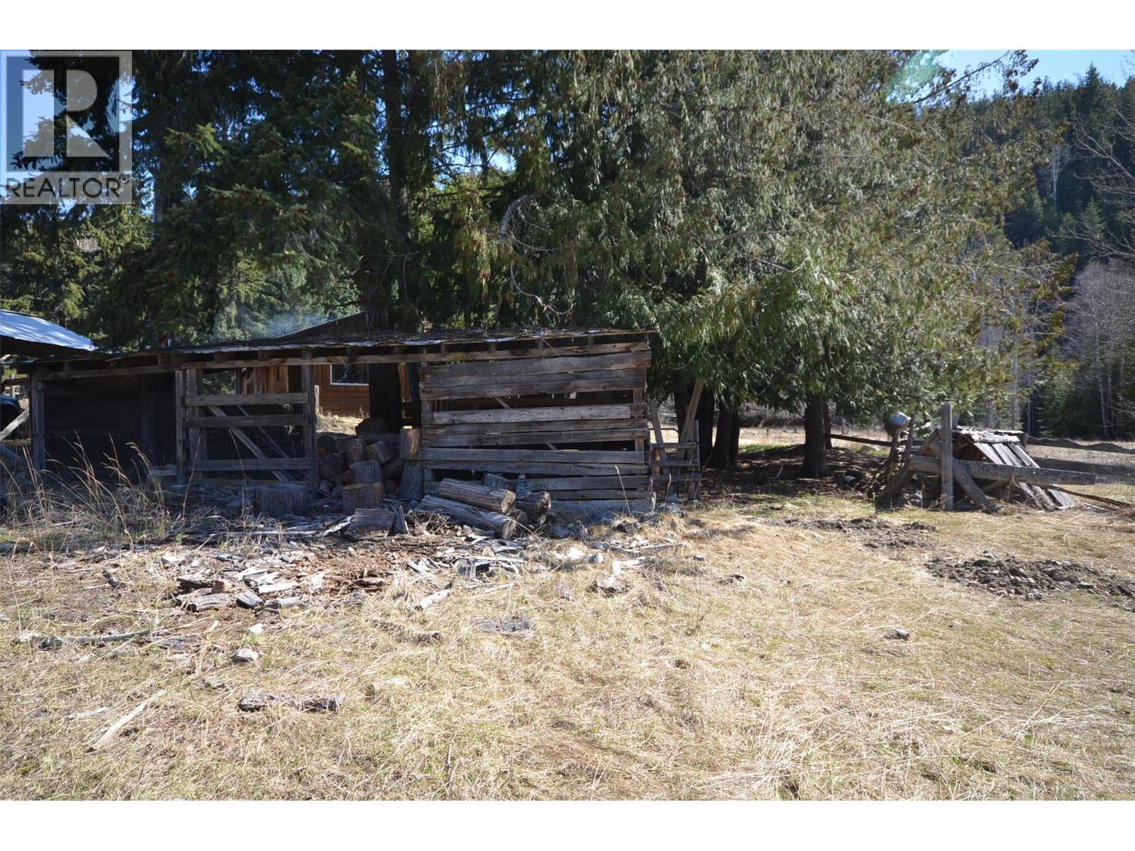 1538 Creighton Valley Road - 13