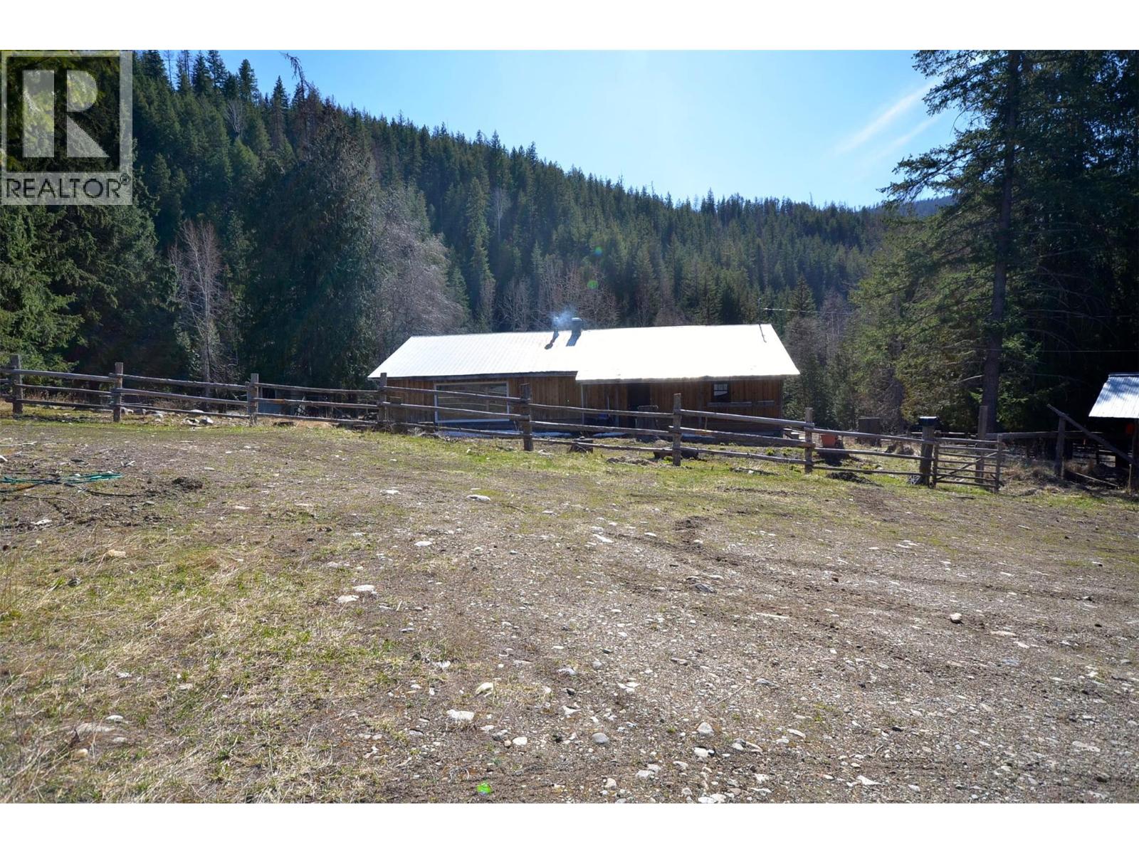1538 Creighton Valley Road - 18