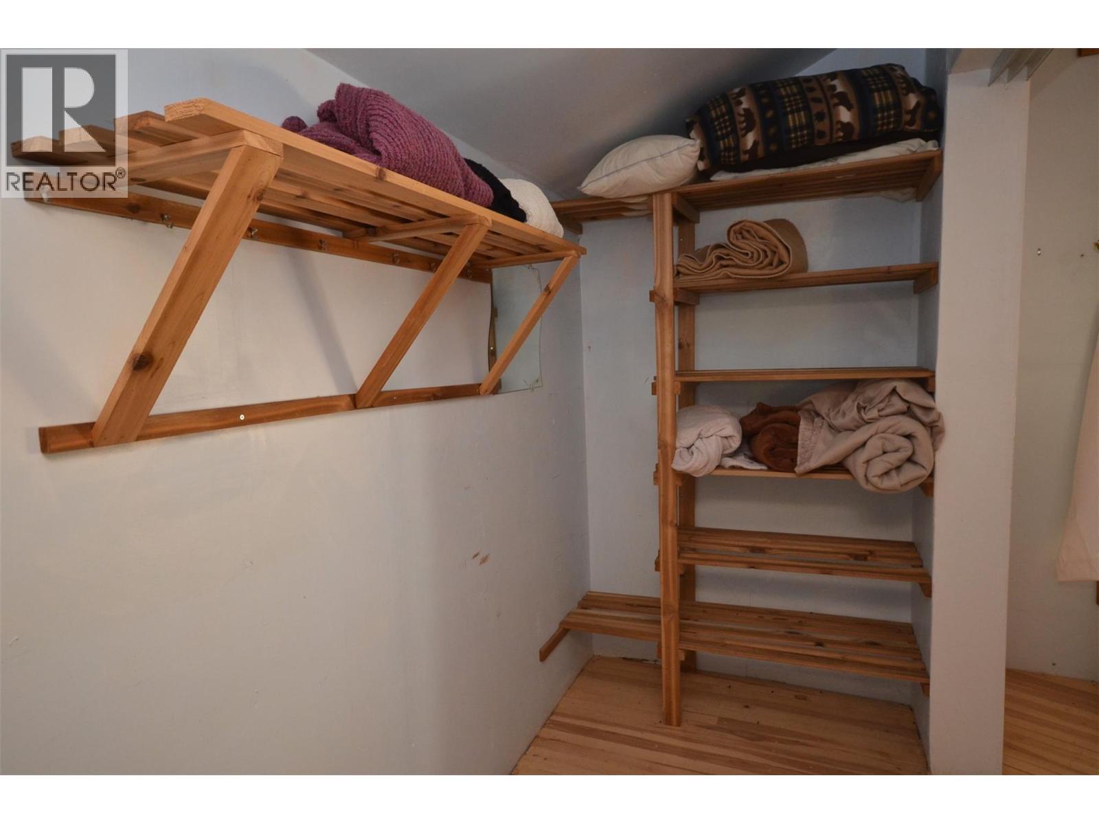 1538 Creighton Valley Road - 75