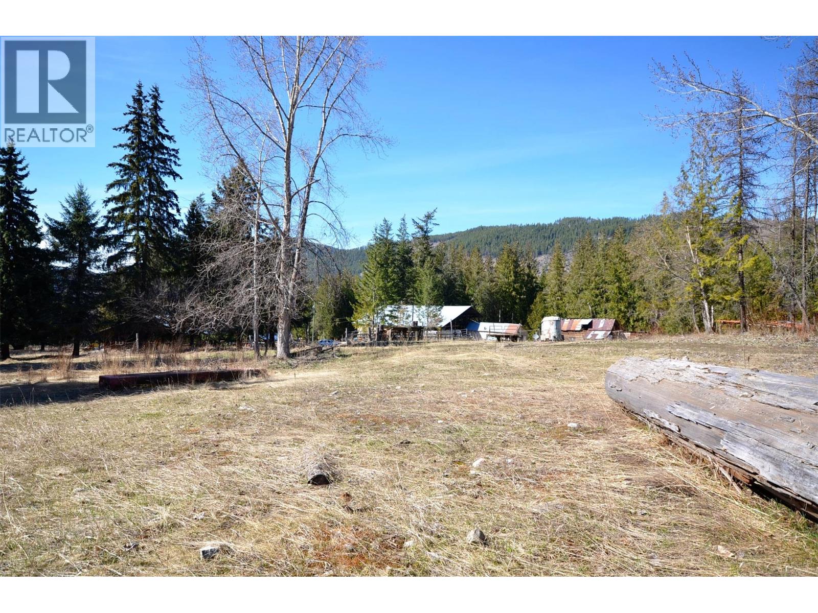 1538 Creighton Valley Road - 35