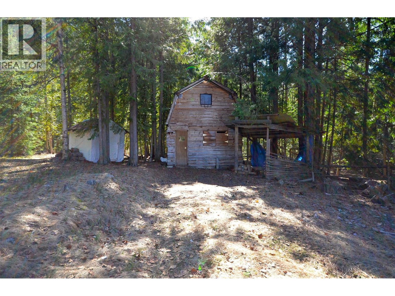 1538 CREIGHTON VALLEY ROAD - 7