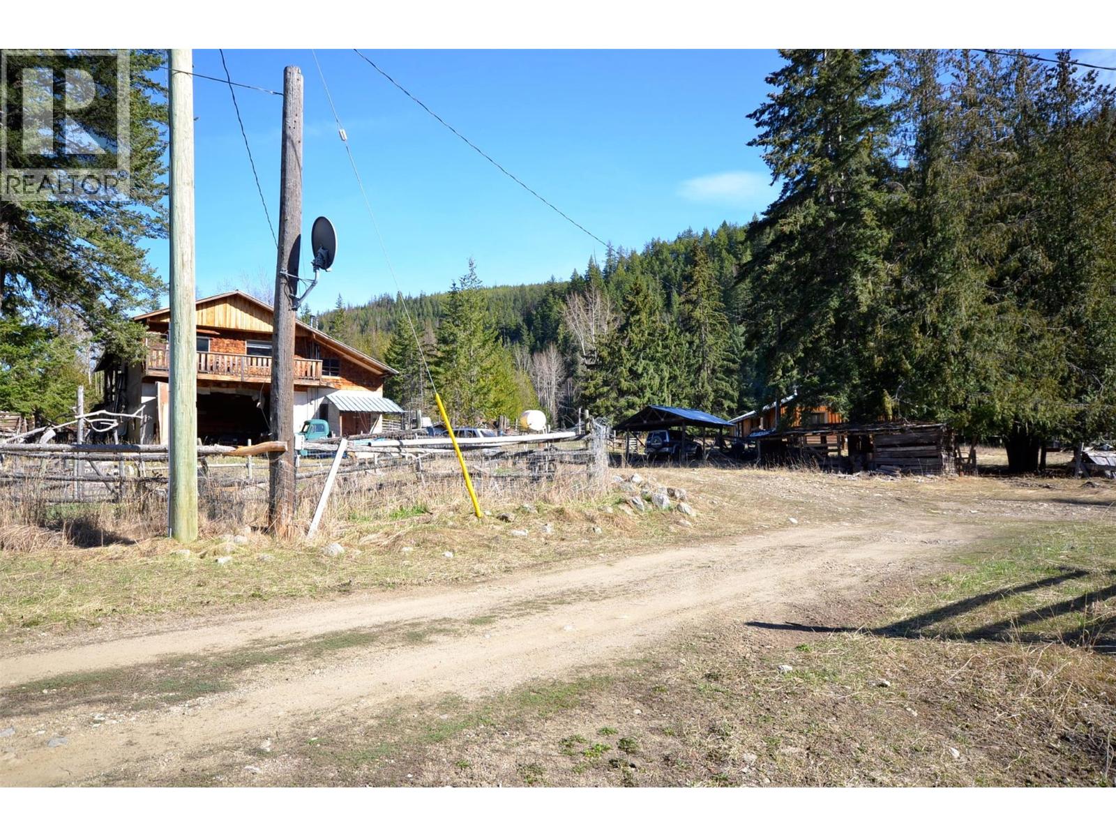 1538 Creighton Valley Road - 94