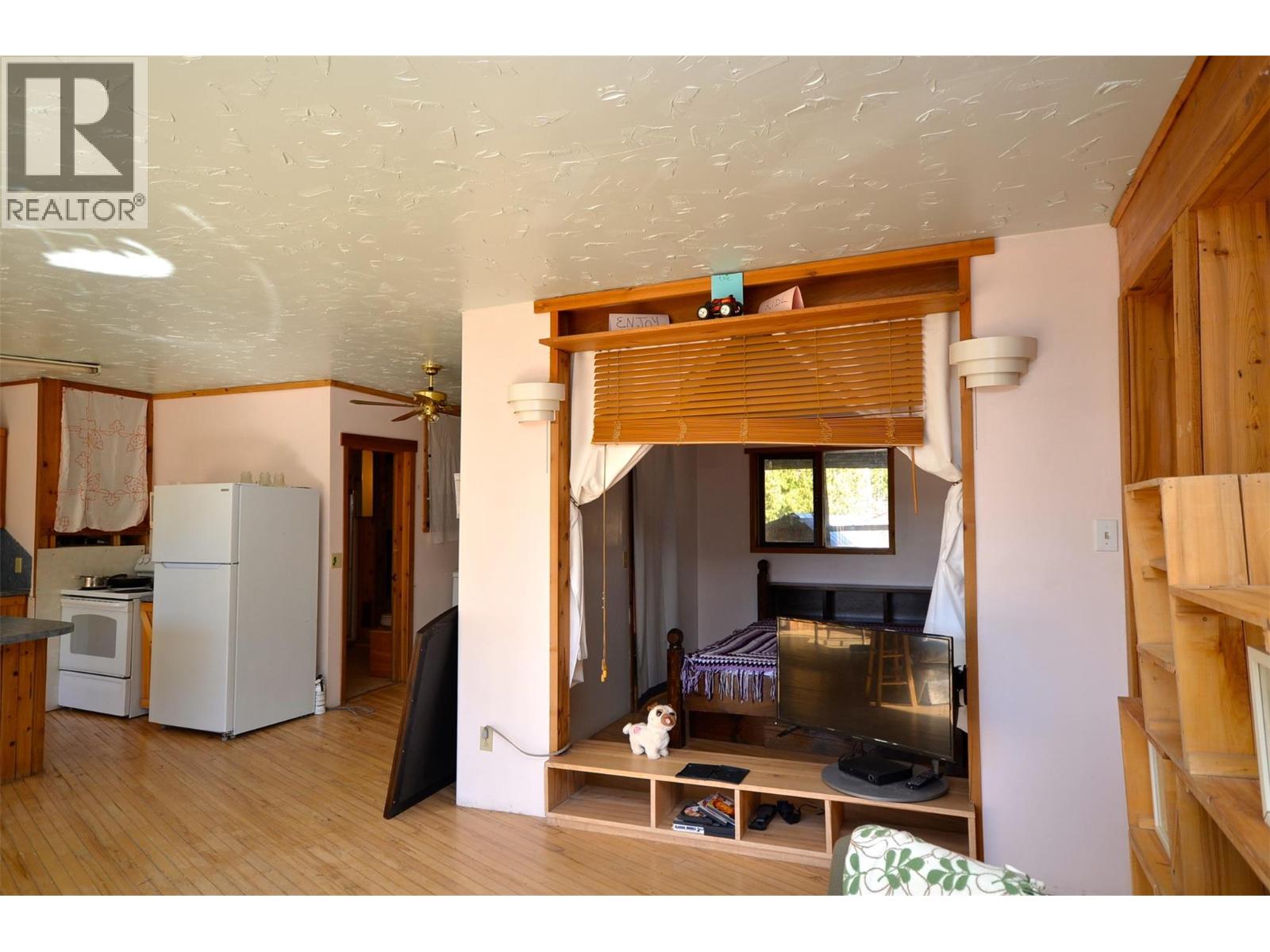 1538 Creighton Valley Road - 90