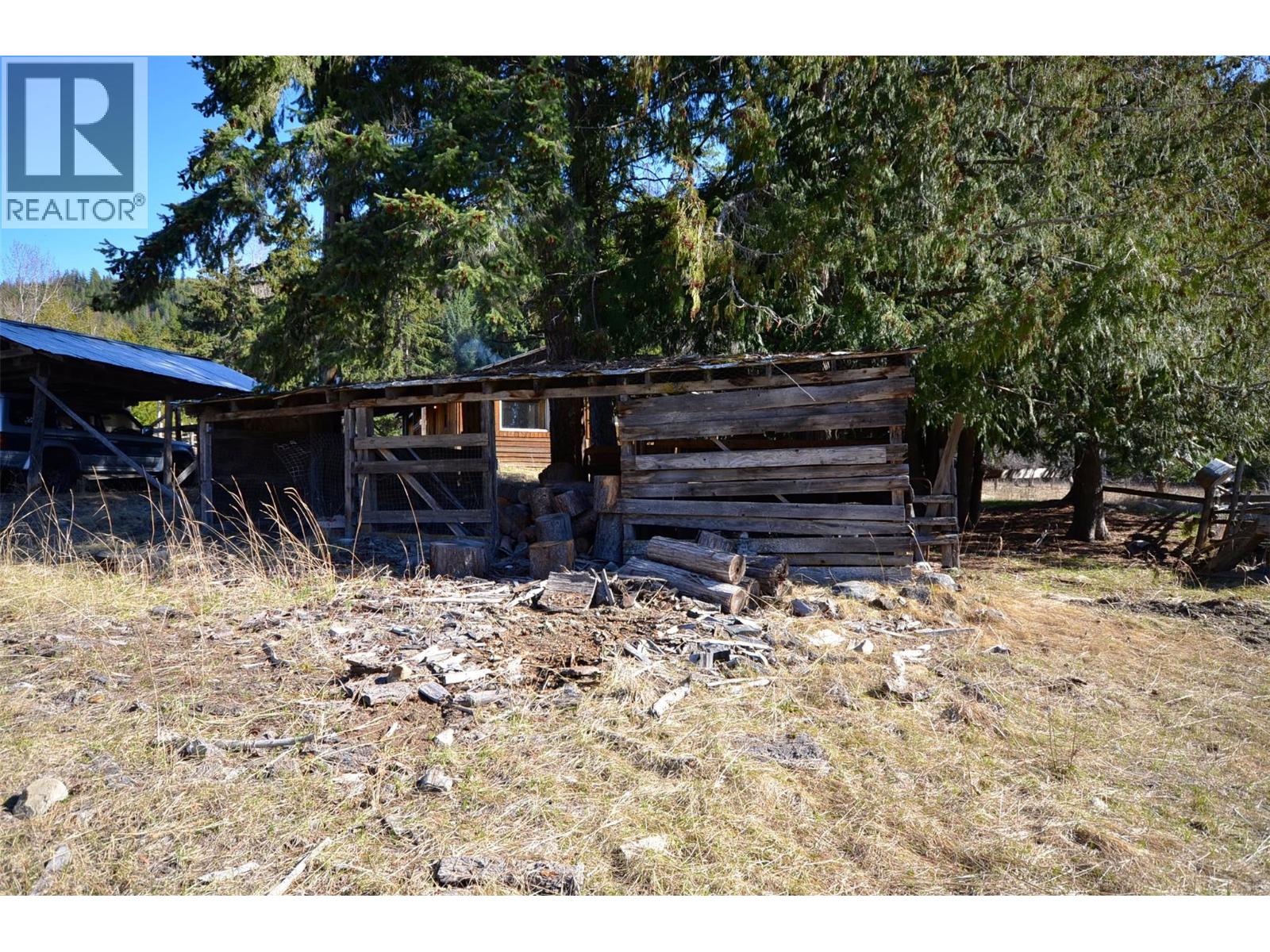1538 Creighton Valley Road - 99