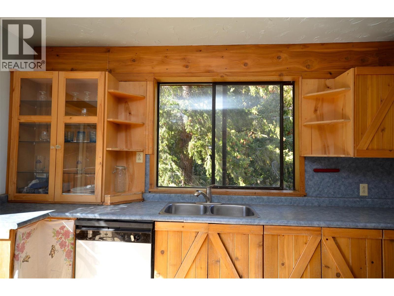 1538 CREIGHTON VALLEY ROAD - 86