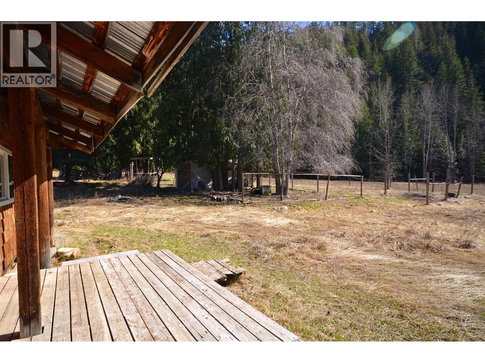 1538 Creighton Valley Road - 62