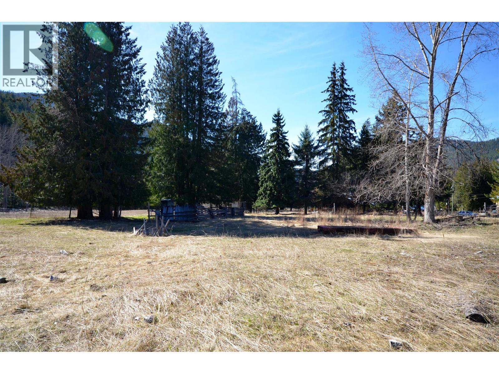 1538 Creighton Valley Road - 36